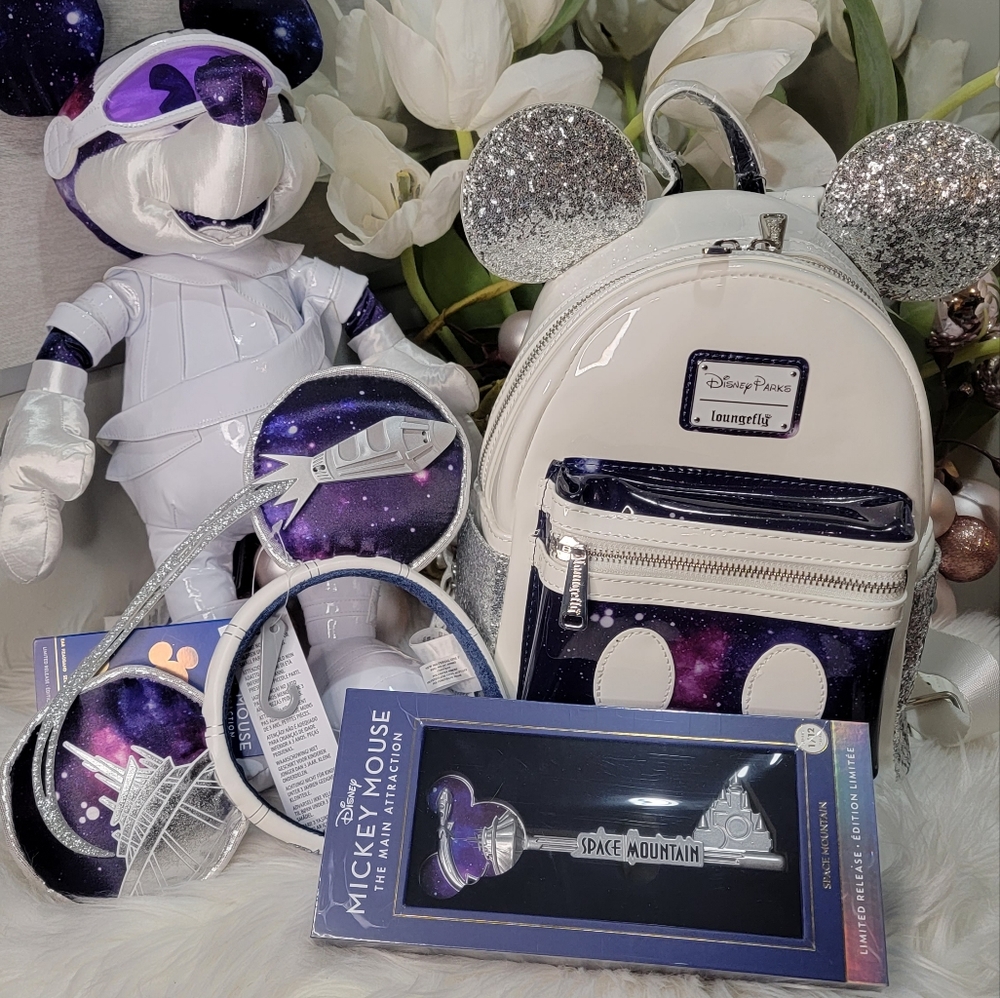 Set of 4 piece!Mickey Mouse Main Attraction! BAG! PLUSH! EARS! KEY!All new - Picture 8 of 11